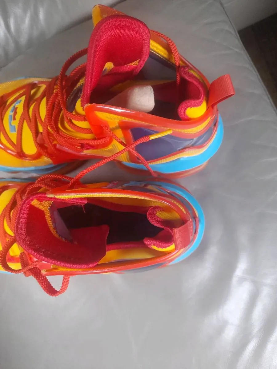 Runners - Image 3