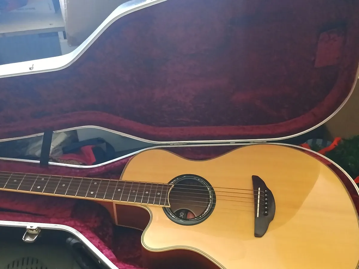 Yamaha Left Hand Guitar - Image 4