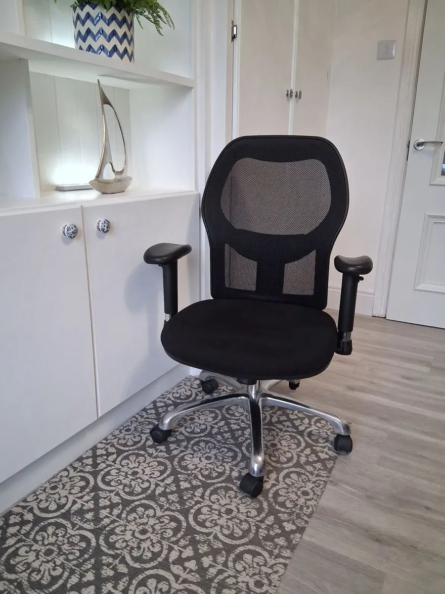 Office Chair - Image 1