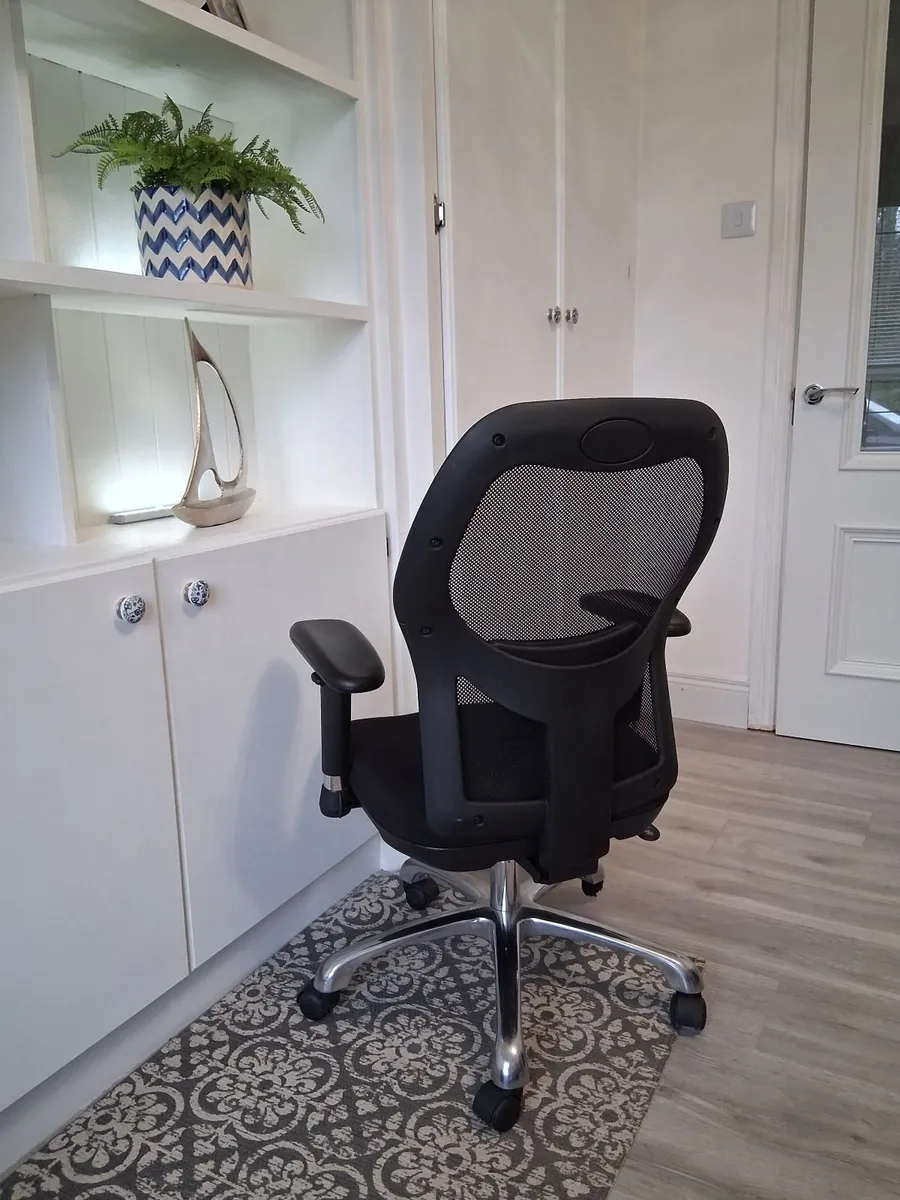 Office Chair - Image 4