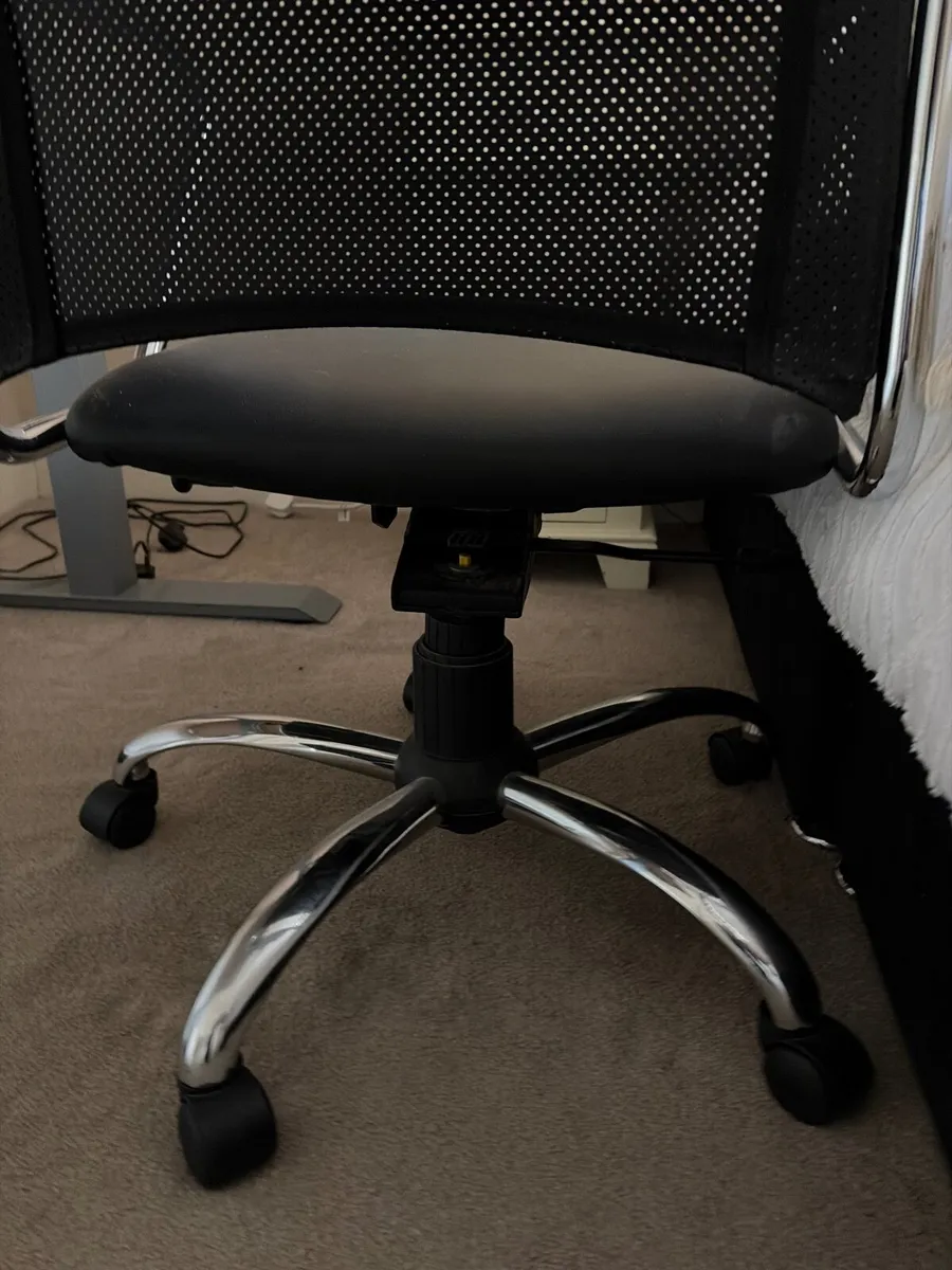 Desk chair - Image 4