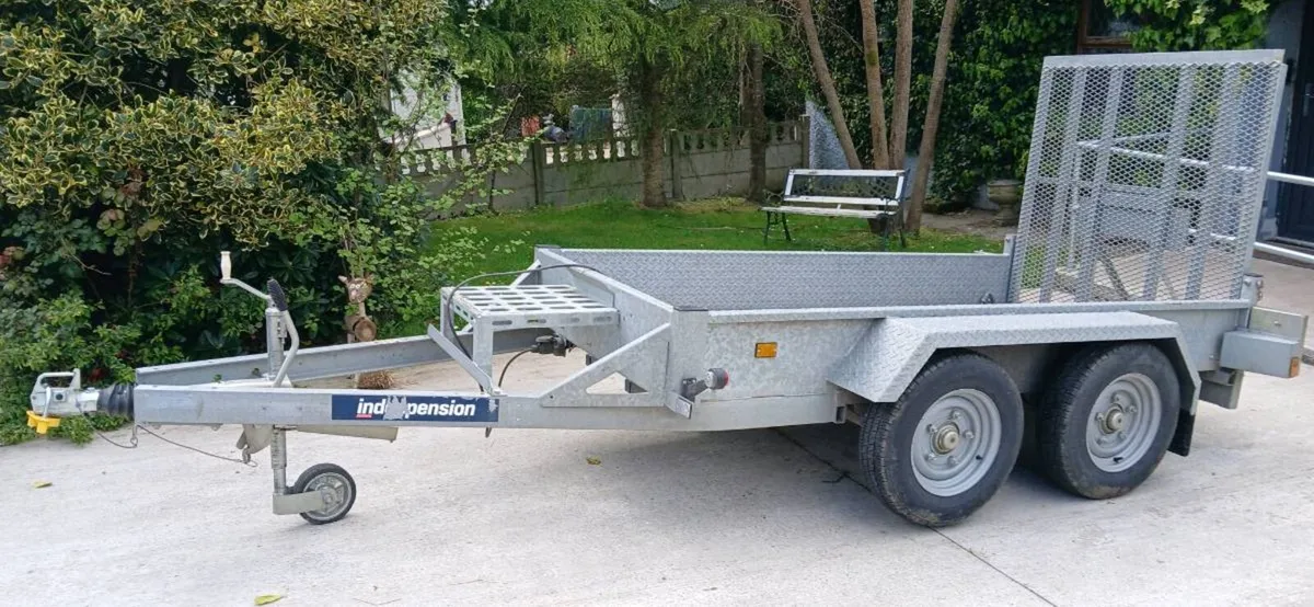 Trailer - Image 2