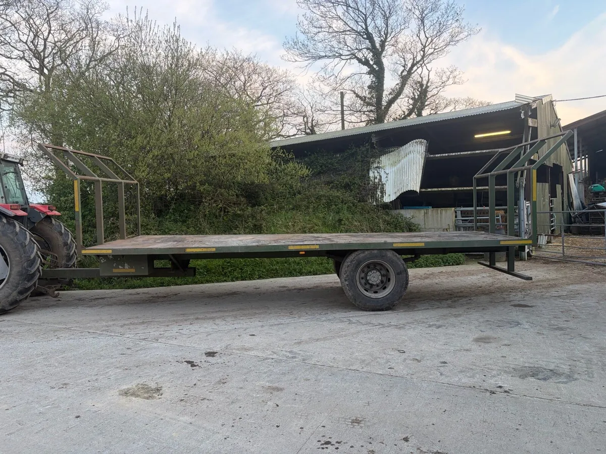Bale trailer - Image 2