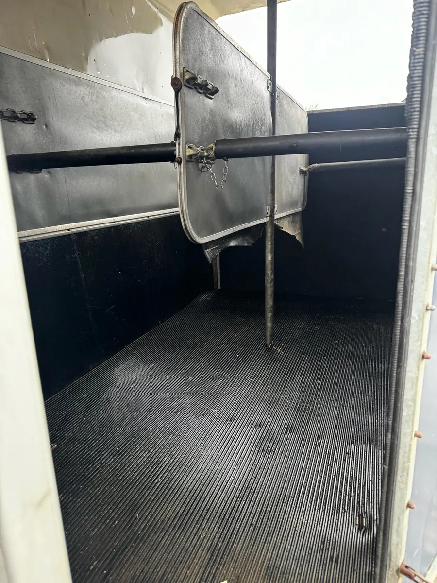 Ifor Williams 510 Horsebox - Image 2