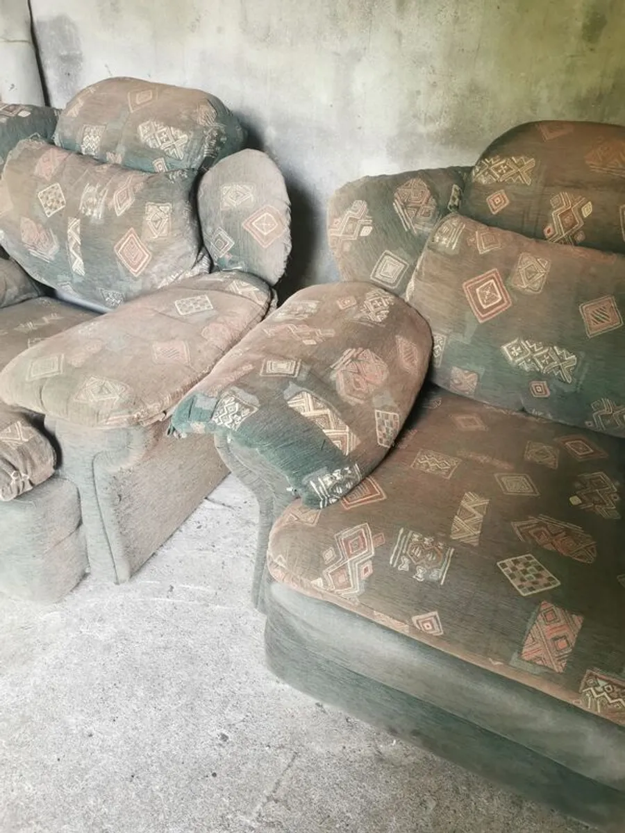 2 x armchairs for free - Image 2