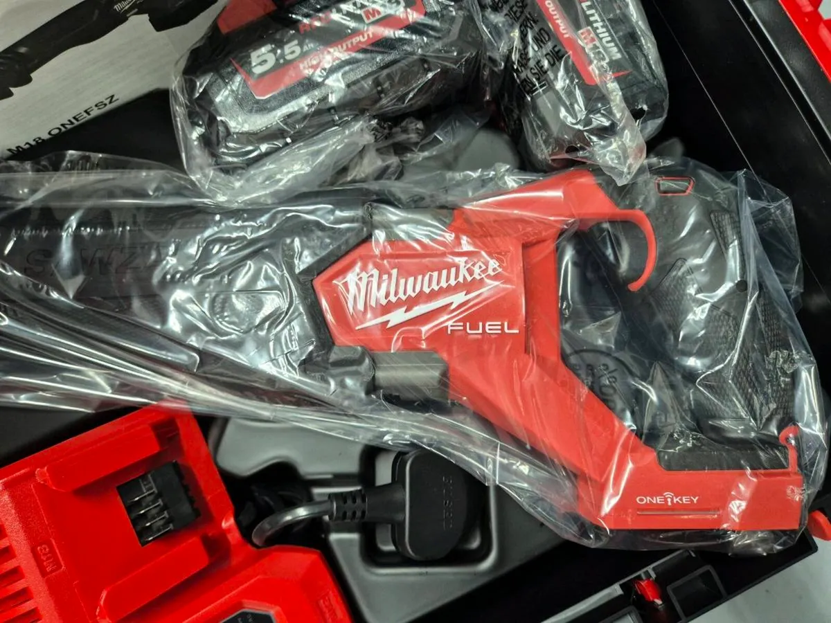 Milwaukee M18ONEFSZ Fuel Sawzall Reciprocating Saw - Image 4