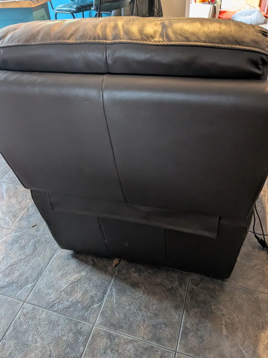 Electric recliner chair - Image 3