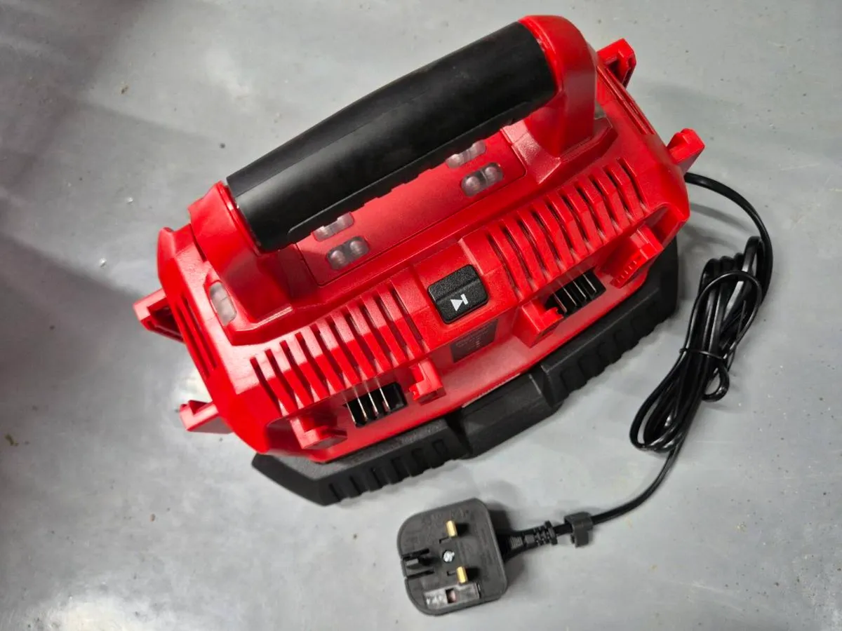 Milwaukee M18 6 Bay Charger - Image 4