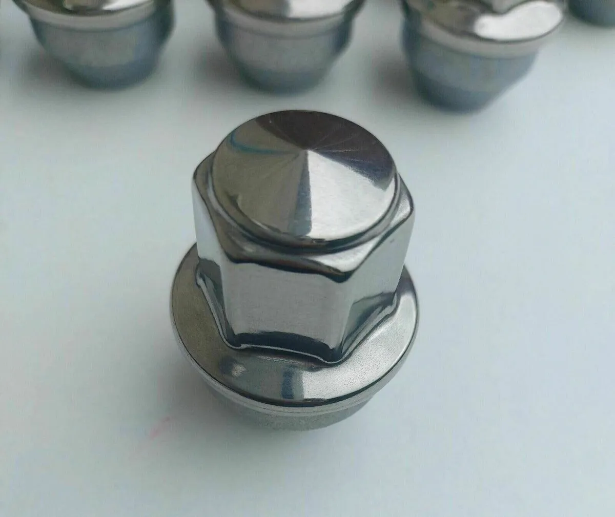 5 x NEW Ford Transit Custom Wheel Nuts - Delivery - Image 1