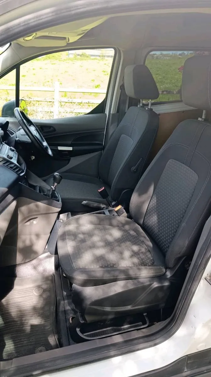 2023 Ford Transit Connect Crew Cab 5 Seater - Image 3