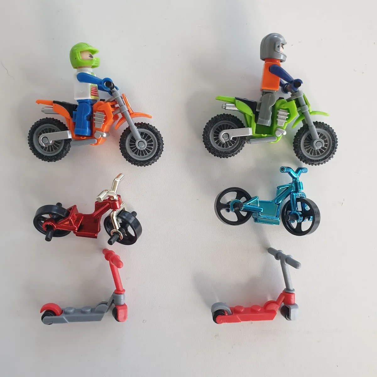 Lego minifigure bundle inc bikes skateboards - Image 2