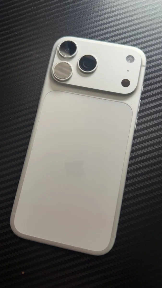 iPhone 17 pro max