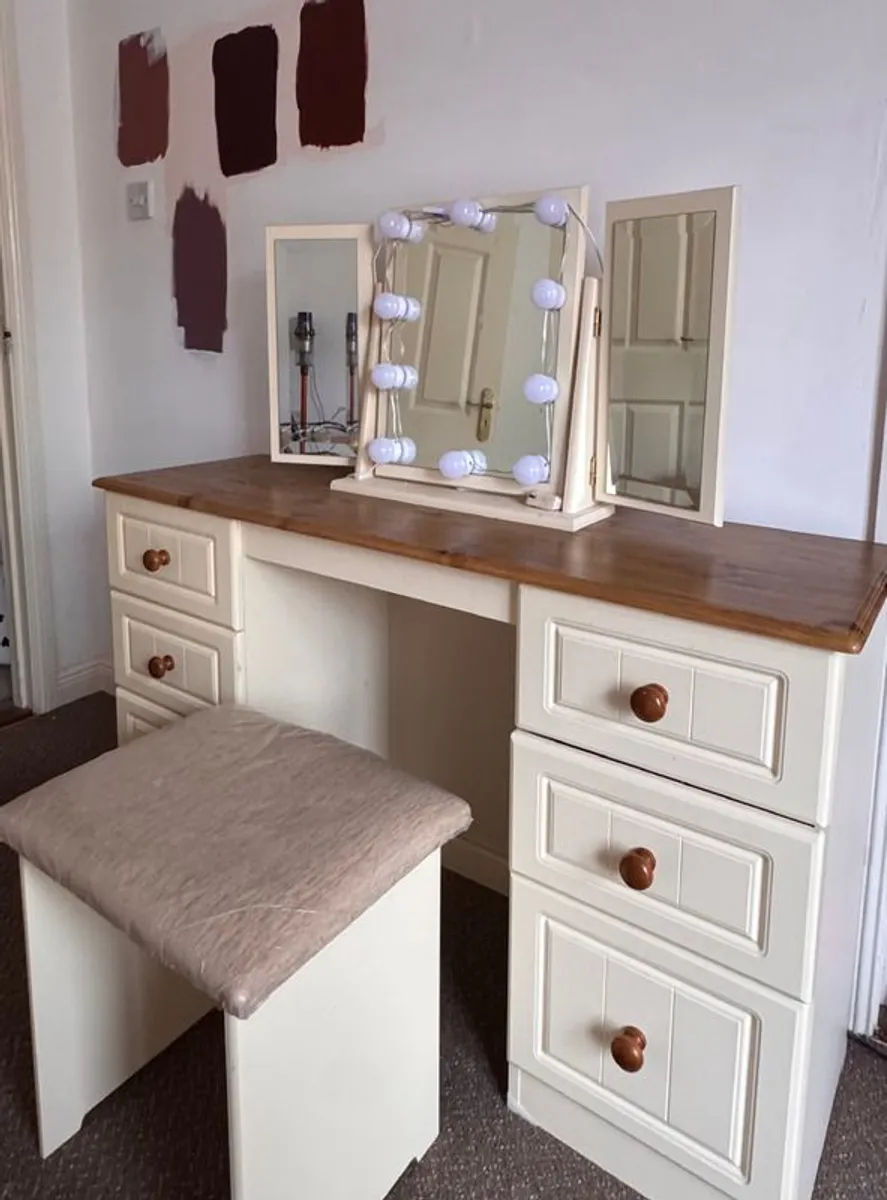 Bedroom & Bathroom Furniture - Image 4