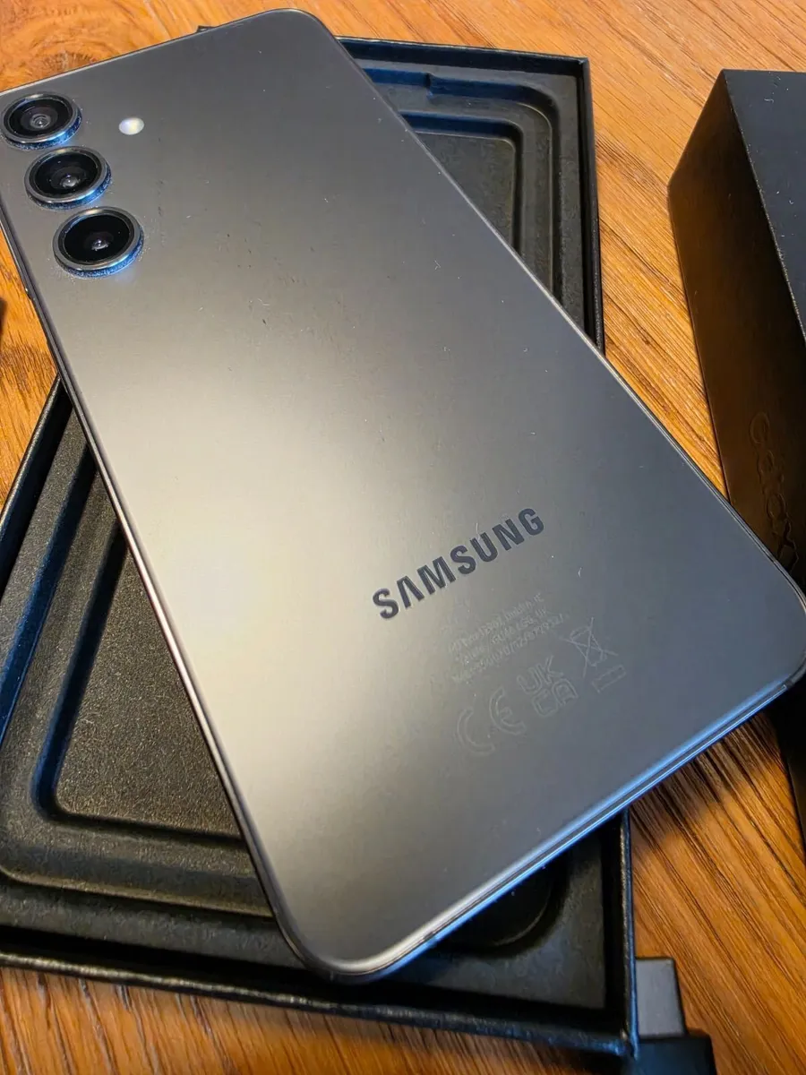 Phone - Image 2