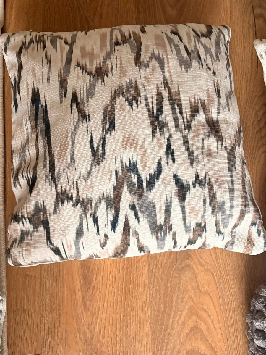 Cushions - Image 2