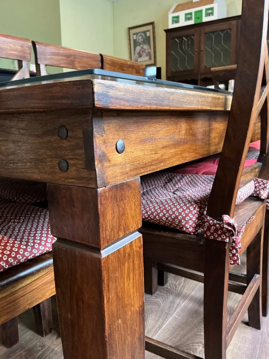 Dining table and 8 chairs - Image 4