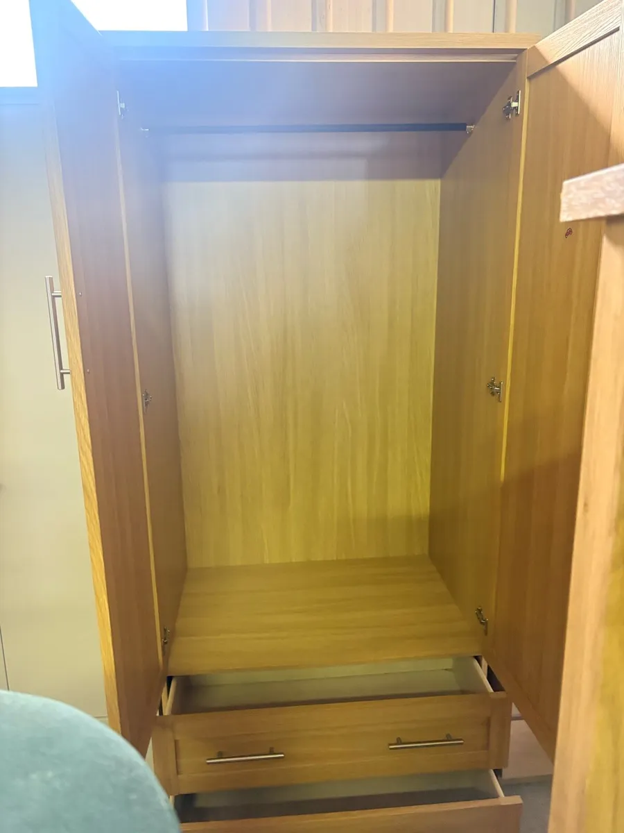 Oak effect wardrobe with 2 drawers - Image 2