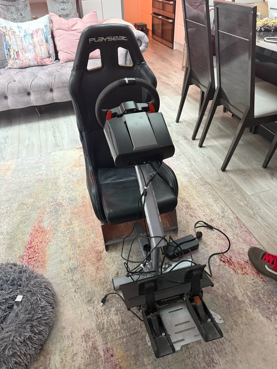 Fanatec W2C steering wheel pedals and Play seat - Image 3
