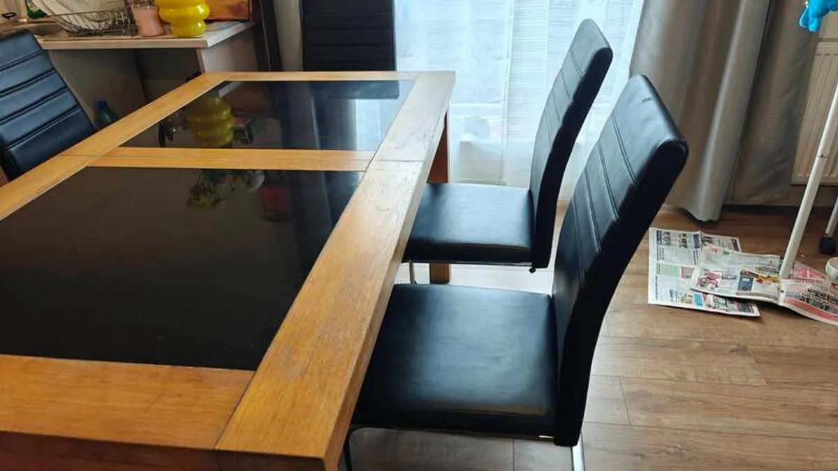 Extending Dinning table & 6 Chairs - Image 2
