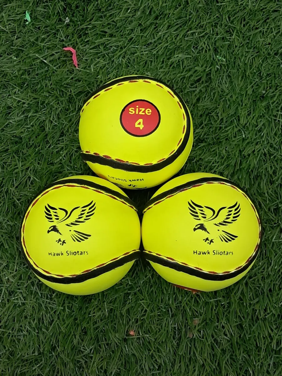 4 dozen size 4 and size 5 sliotar - Image 1