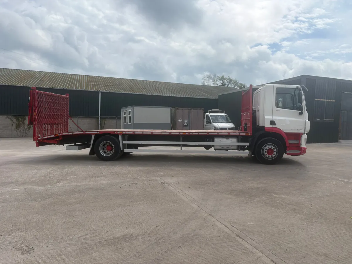 2017 DAF CF260FA Beavertail Plant Lorry - Image 2