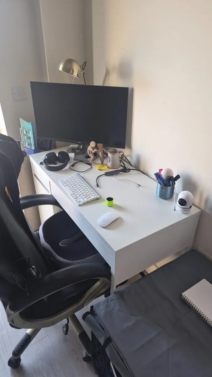 Office Desk - Image 1