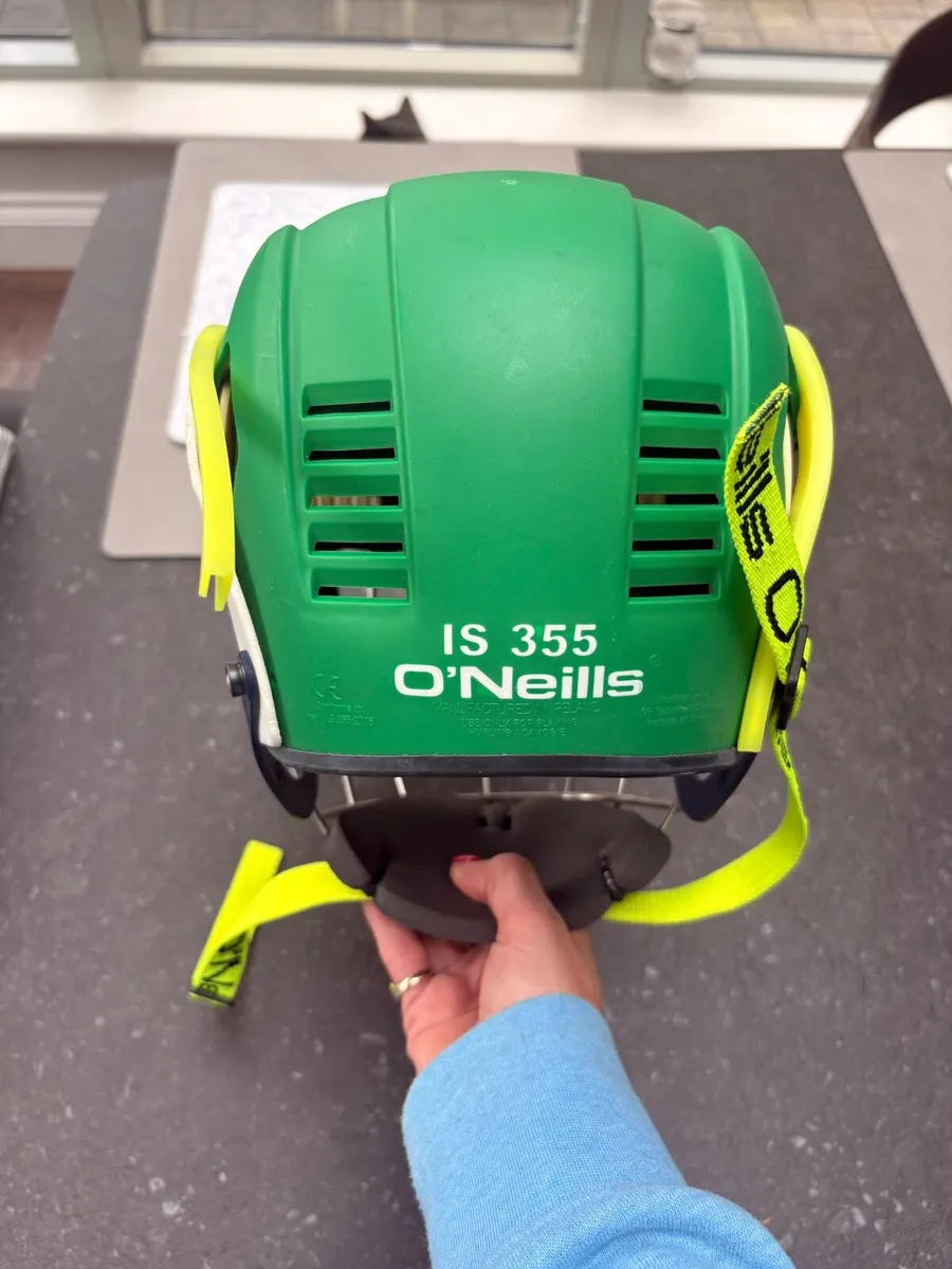 GAA helmet - Image 1