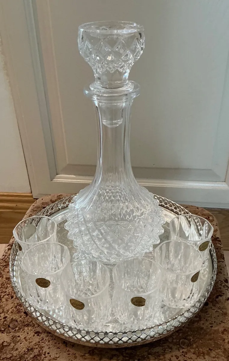 Decanter and glasses on tray - Image 1