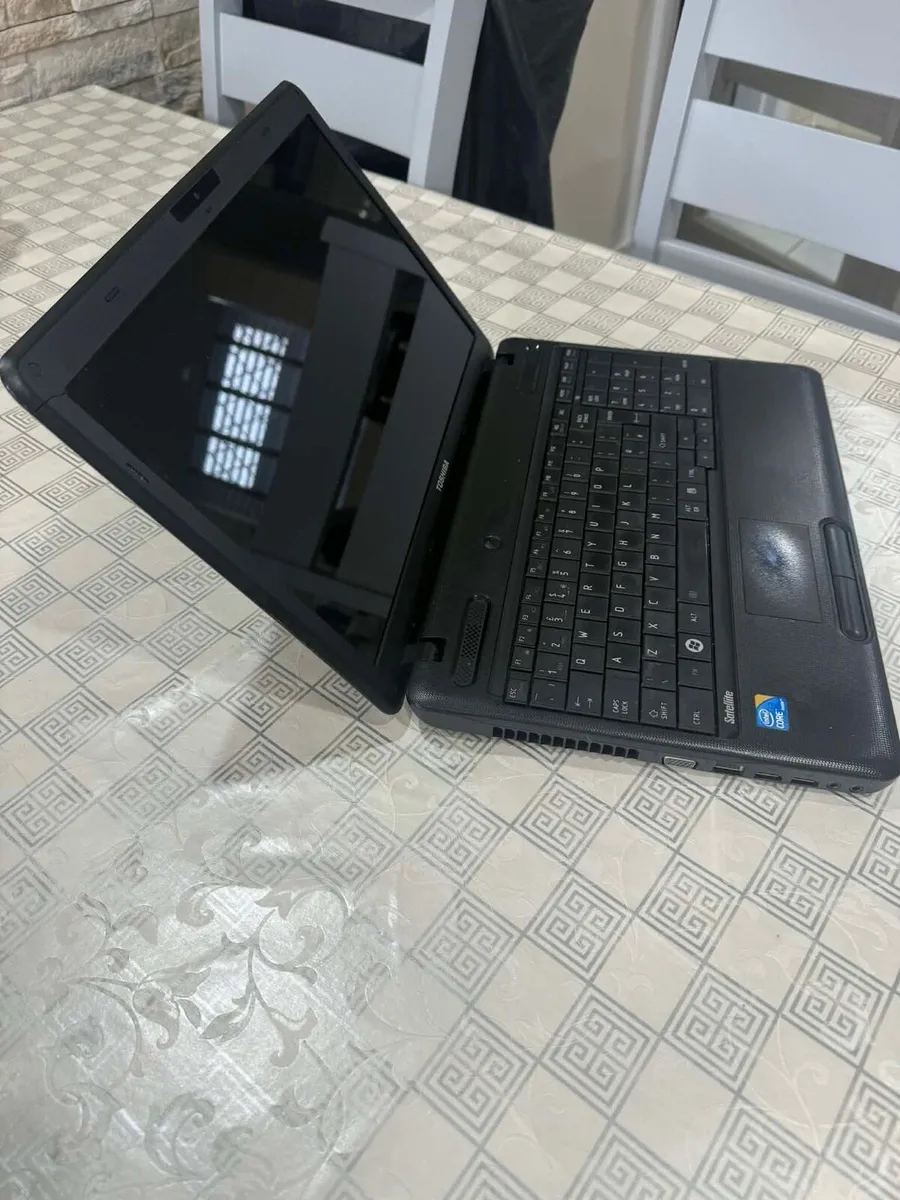 Laptop - Image 2