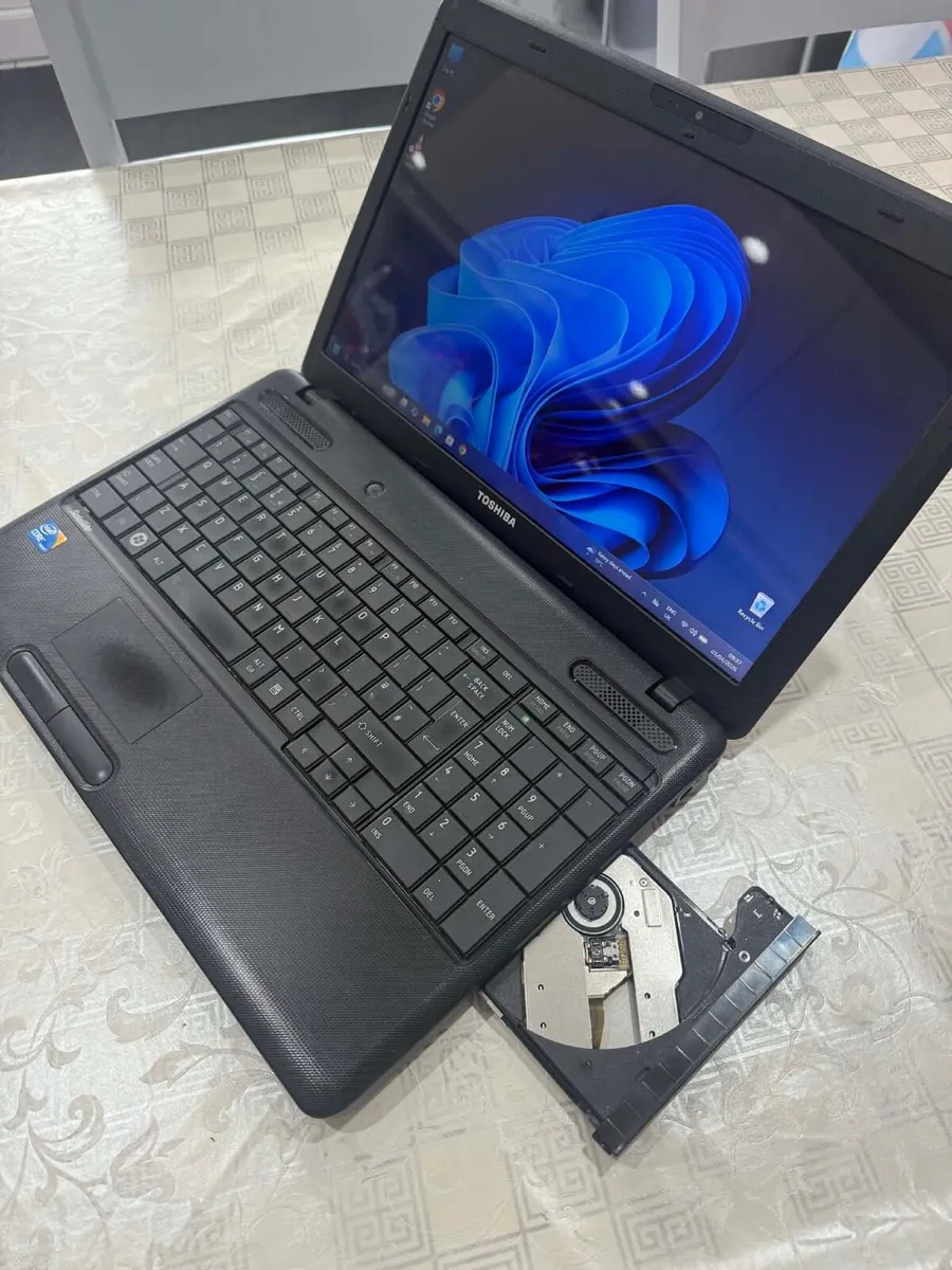 Laptop - Image 4
