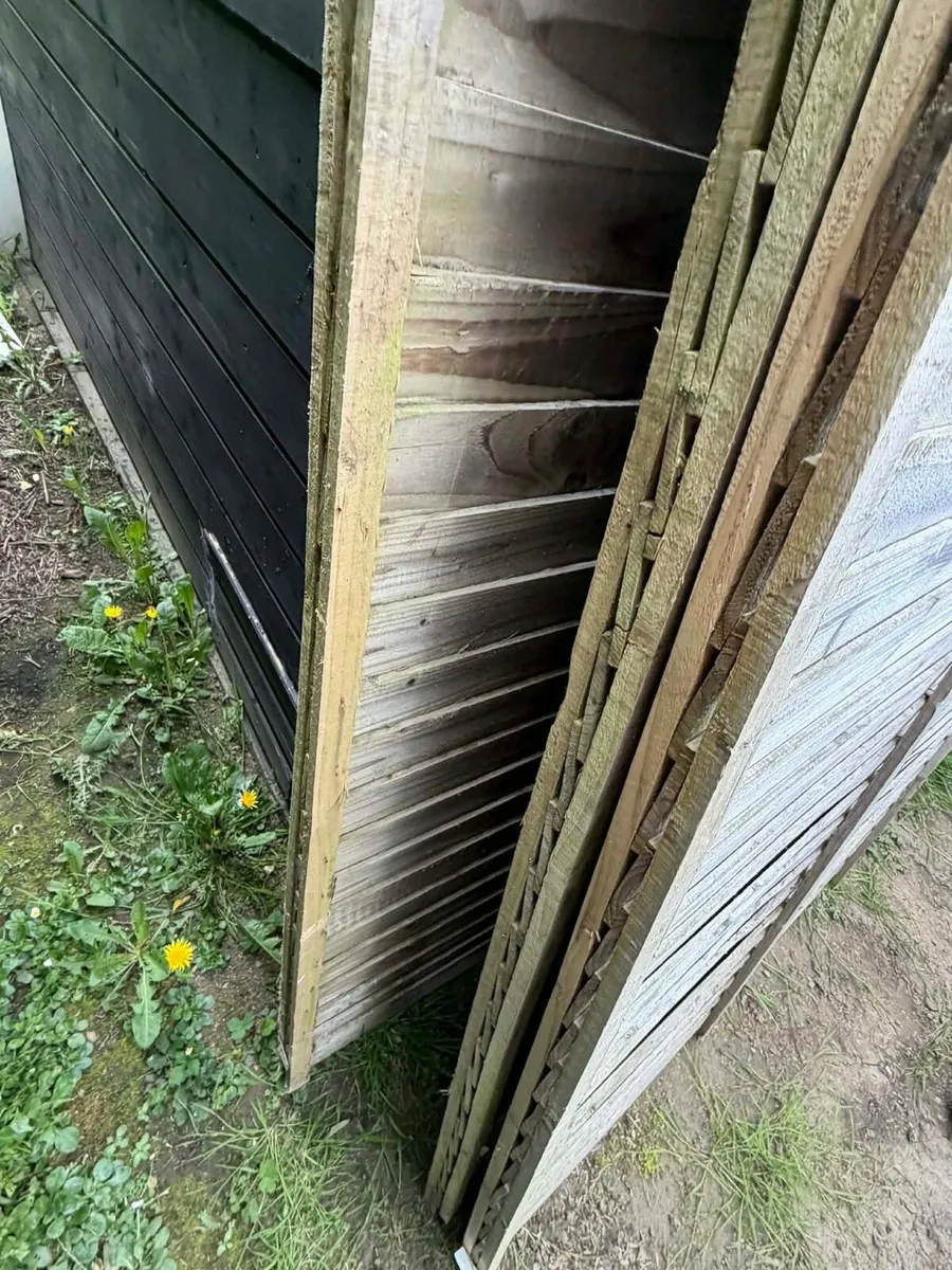 3 wooden fencing - Image 3