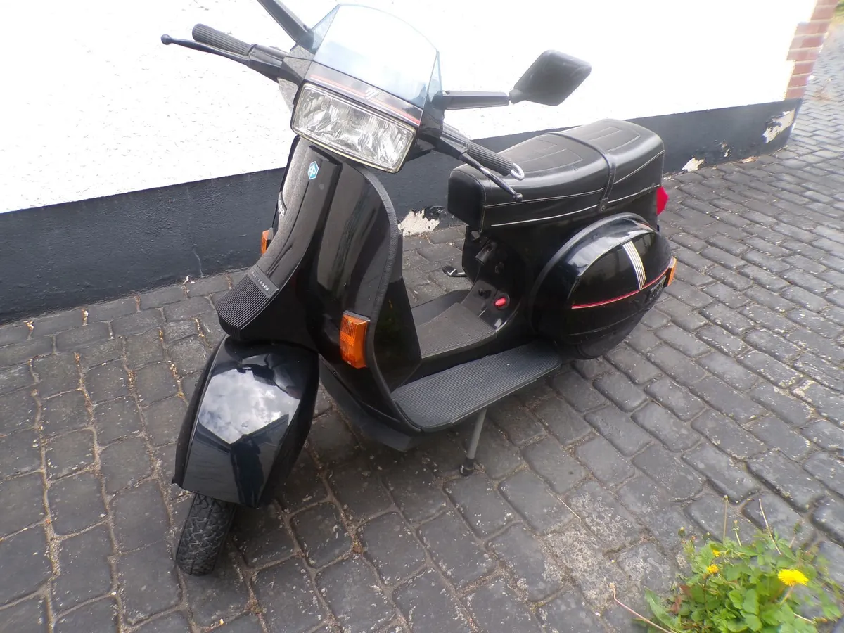 Vespa TX200 1990 - Image 1
