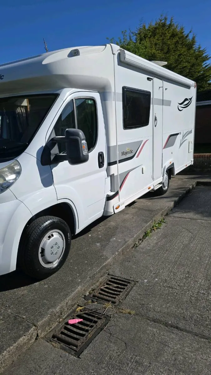 Motor home - Image 1