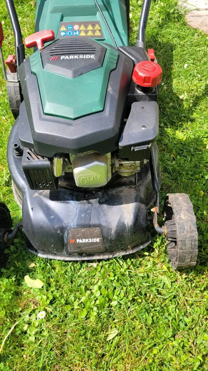 Petrol lawnmower - Image 2