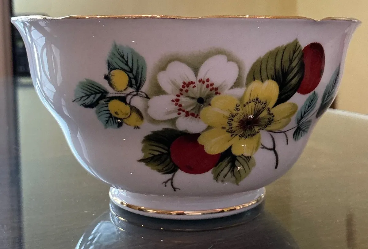 Royal Vale bone china tea set - Image 3