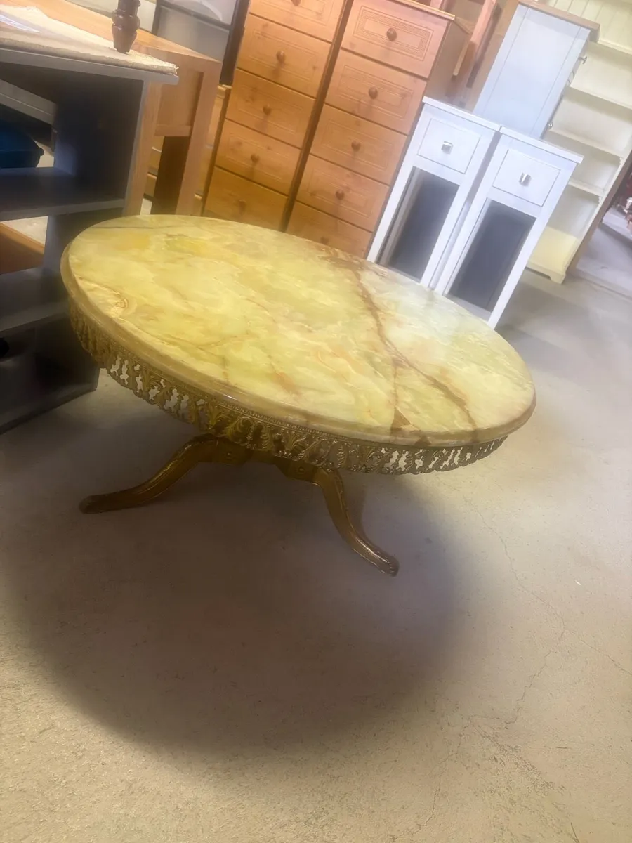 Marble round coffee table - Image 1