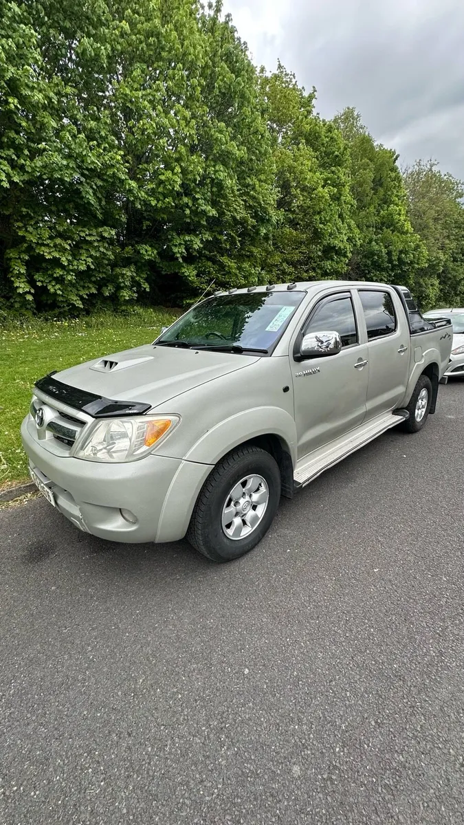 Toyota hilux - Image 2