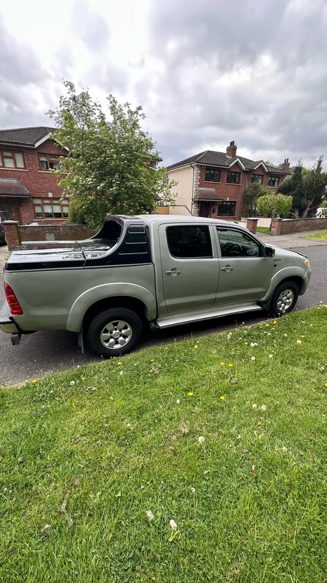 Toyota hilux - Image 3