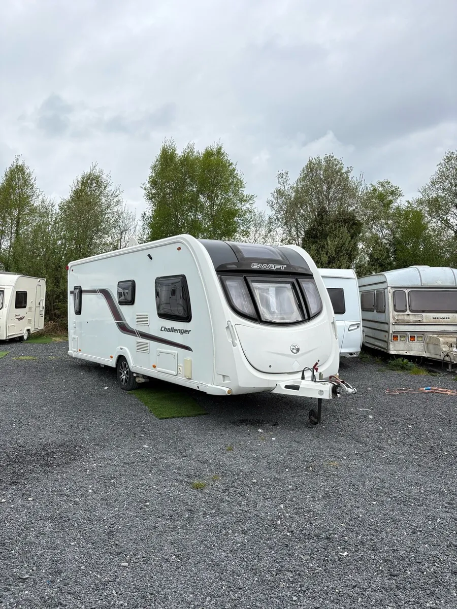 Swift Challenger 4 Berth Fixed Bed Caravan - Image 2