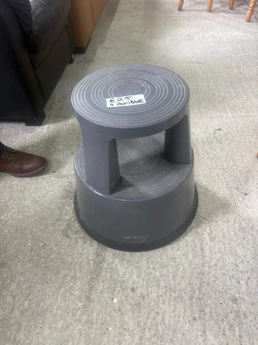 Shop stool