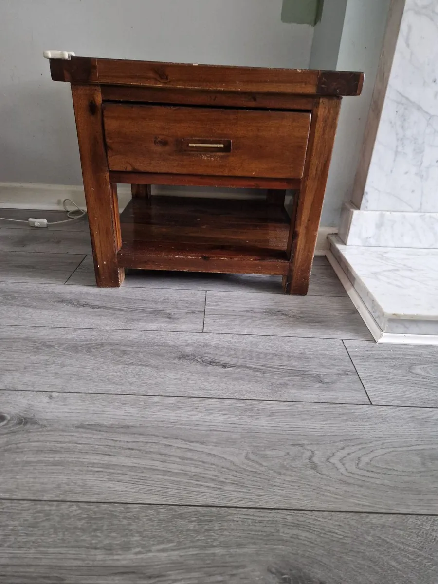 Book case and matching coffee table - Image 2