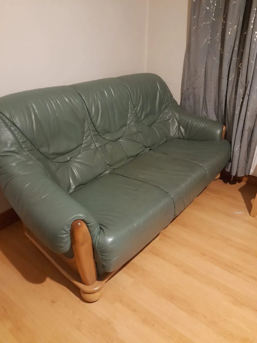Sofa and two armchairs - Image 1