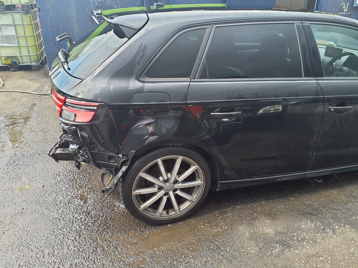 Audi A3 1.6 TDI S-Line 2019 driving - Image 3