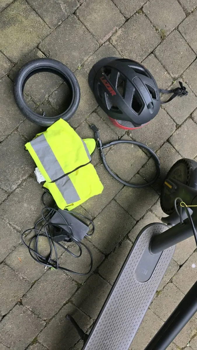 Xiaomi Mi Scooter, helmet,spare tyre, vest,€180 - Image 2