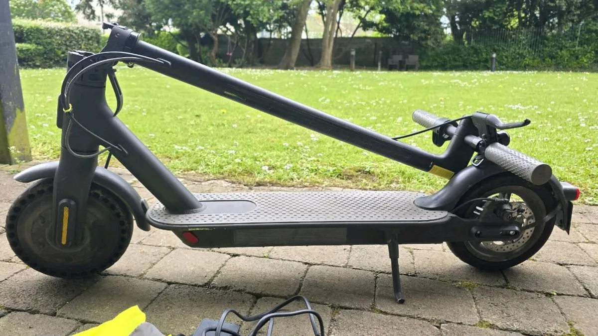 Xiaomi Mi Scooter, helmet,spare tyre, vest,€180 - Image 3
