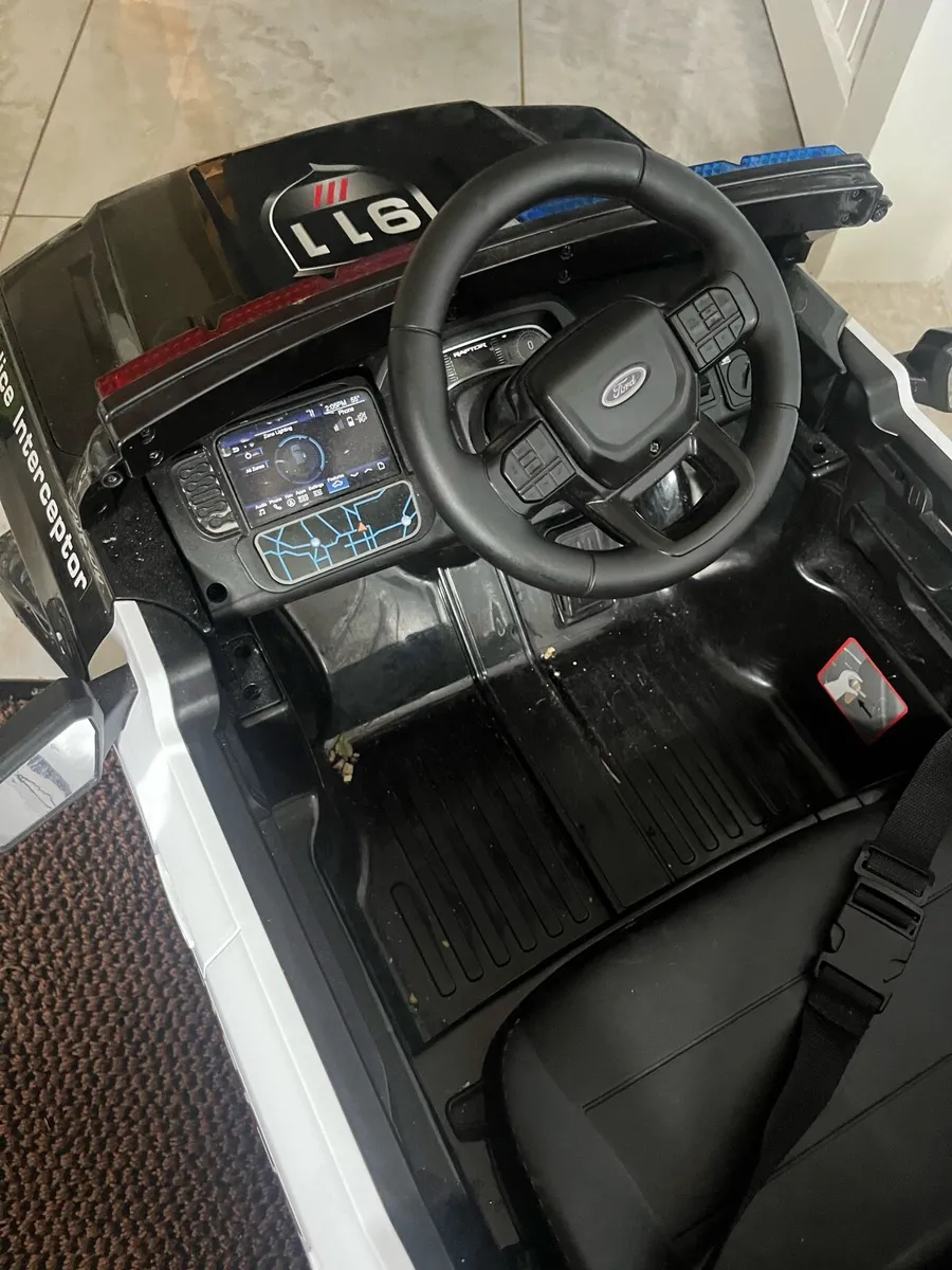 Remote control police car - Image 3