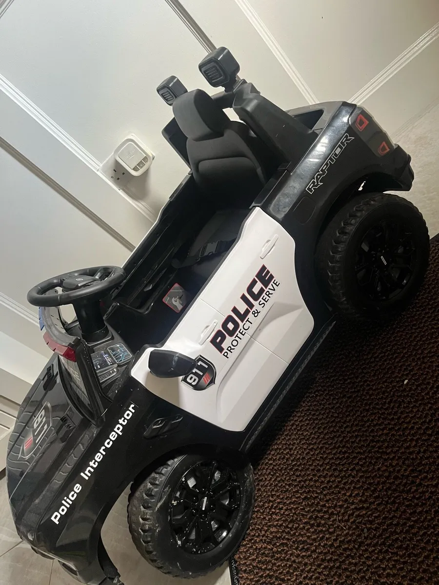 Remote control police car - Image 2