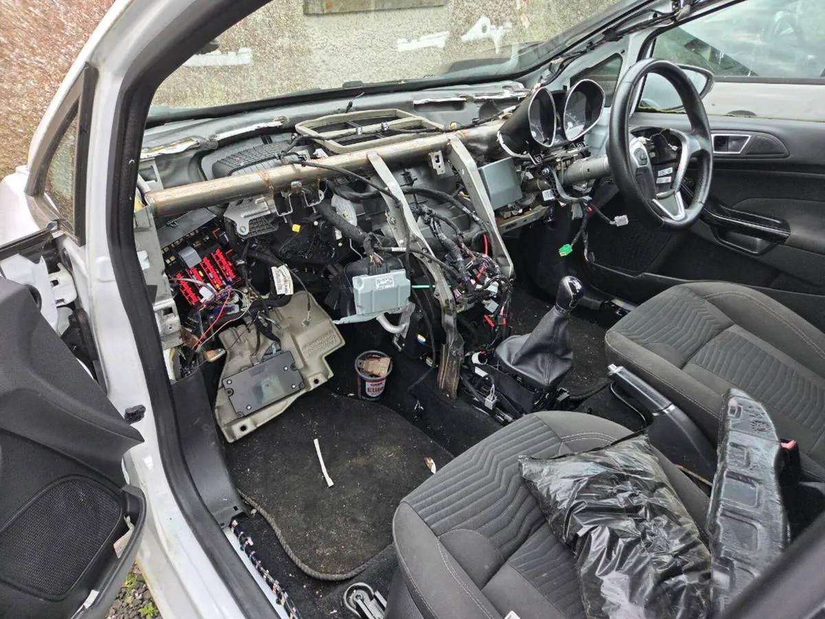 2016 ford fiesta 1.0 for parts - Image 4