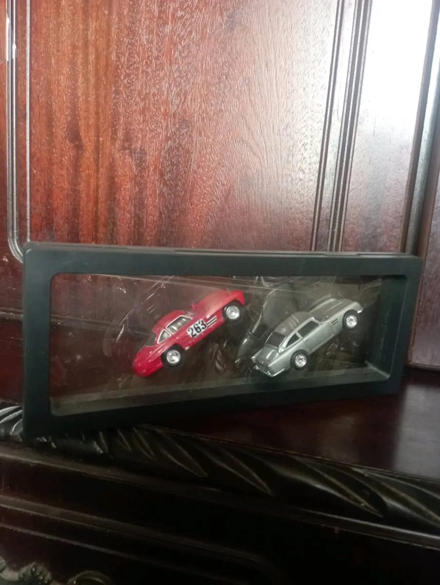 8 VINTAGE RARE CORGI CLASSIC DIE--CAST MODLE CARS. - Image 4