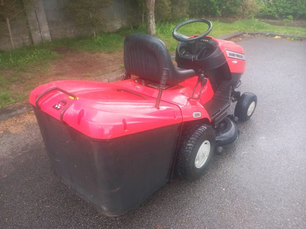 Ride on lawnmower - Image 4
